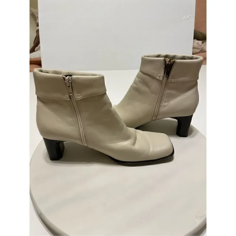 White Mountain Paramount Square Toe Zip Up Ankle Boots. Off White 8